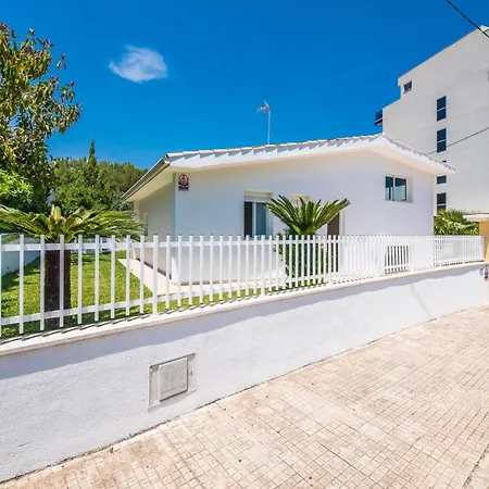 Escape Steps From Playa Muro Holiday home